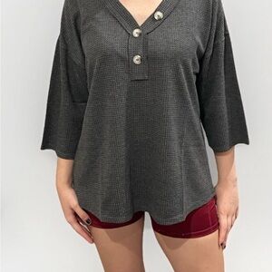 Zenana black waffle knit exposed seam 2/4 length b-neck blouse sz Small